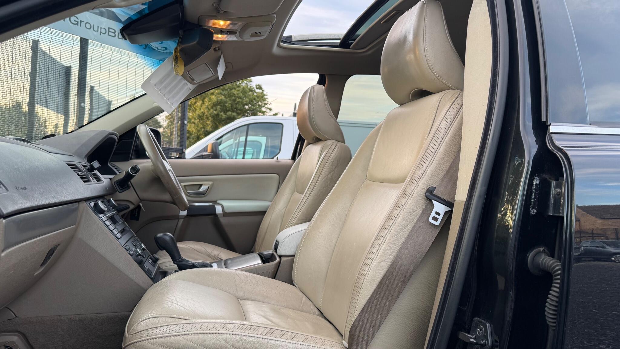 Volvo XC90 - Image 21