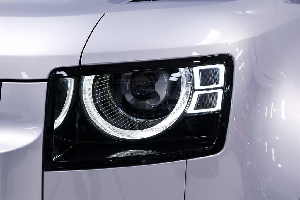 Land Rover Defender 110 - Image 9