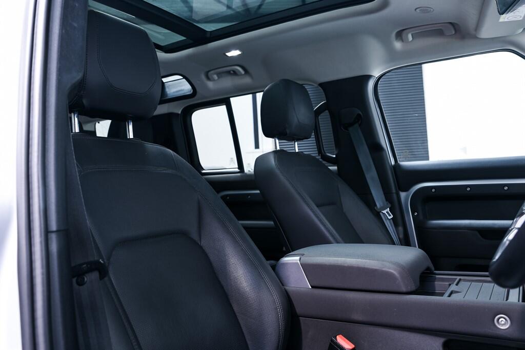 Land Rover Defender 110 - Image 13