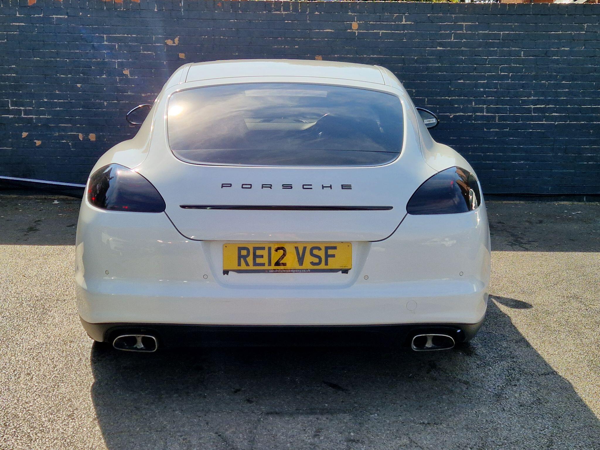 Porsche Panamera - Image 9