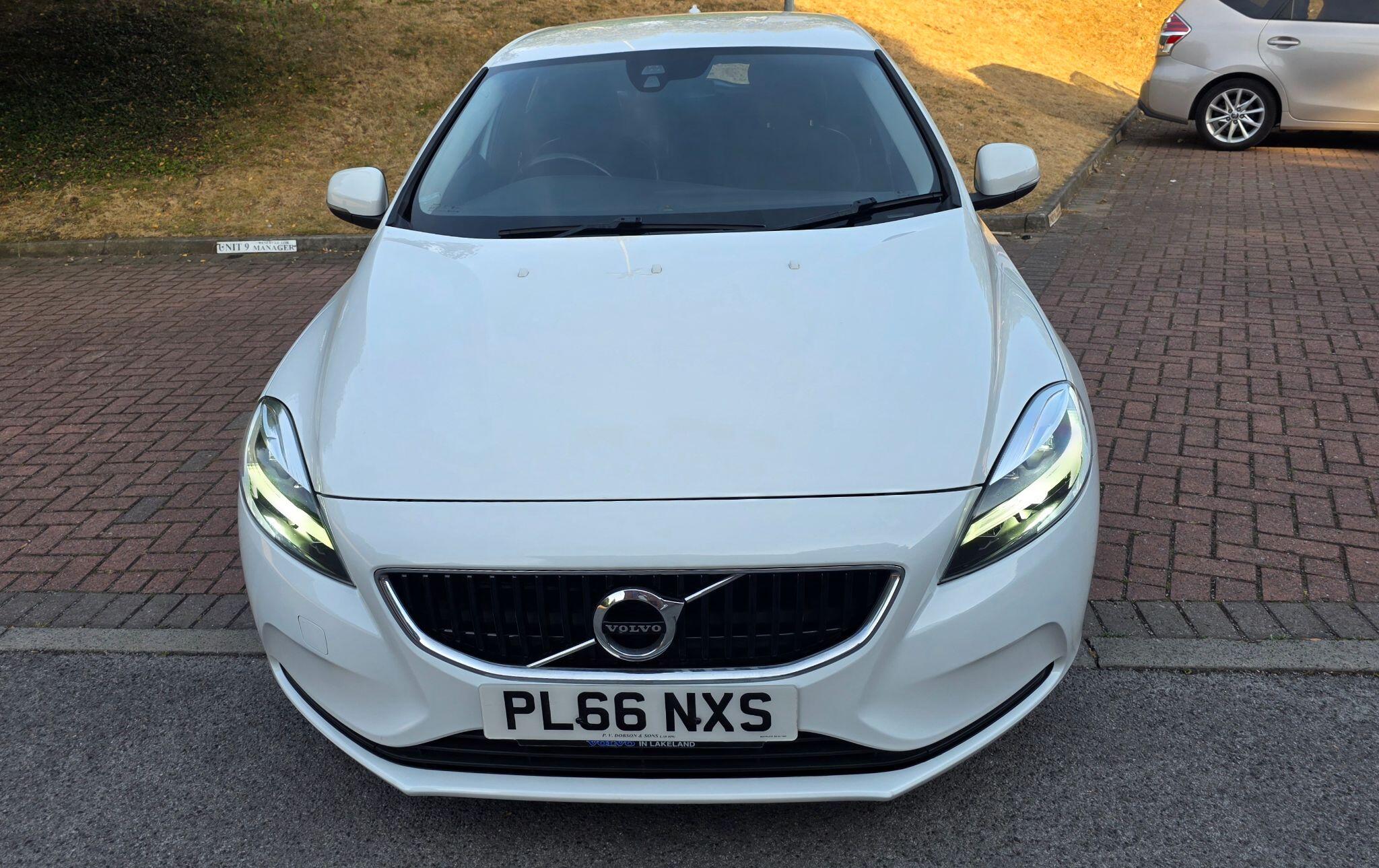 Volvo V40 - Image 4