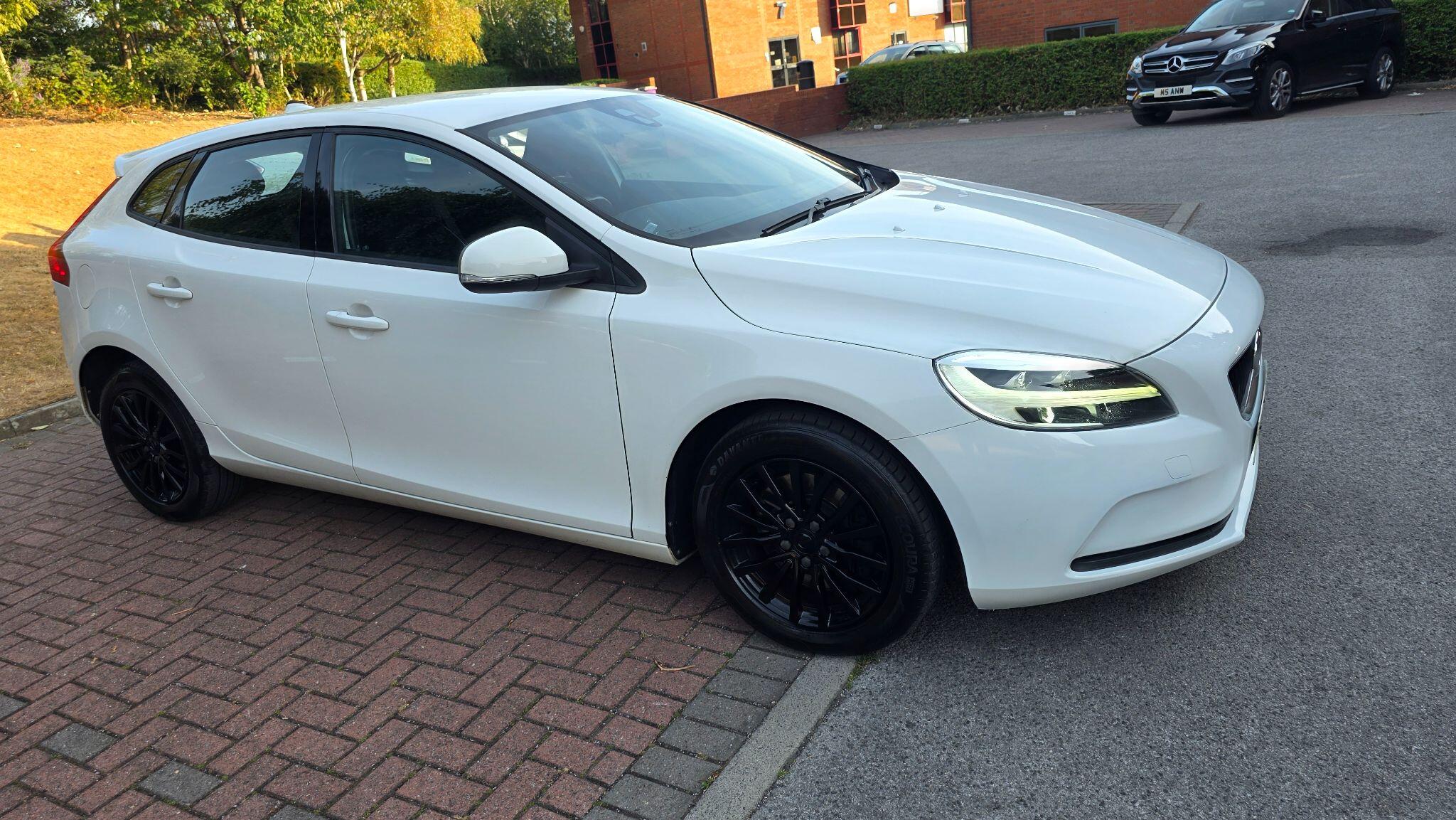Volvo V40 - Image 6