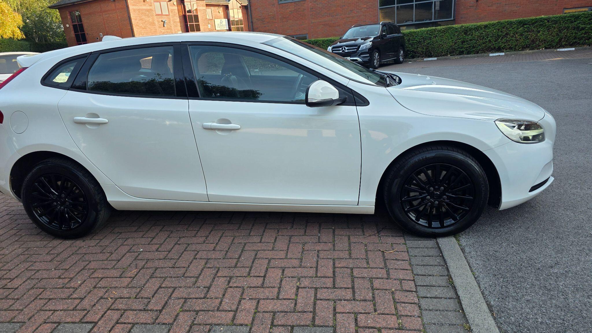 Volvo V40 - Image 7
