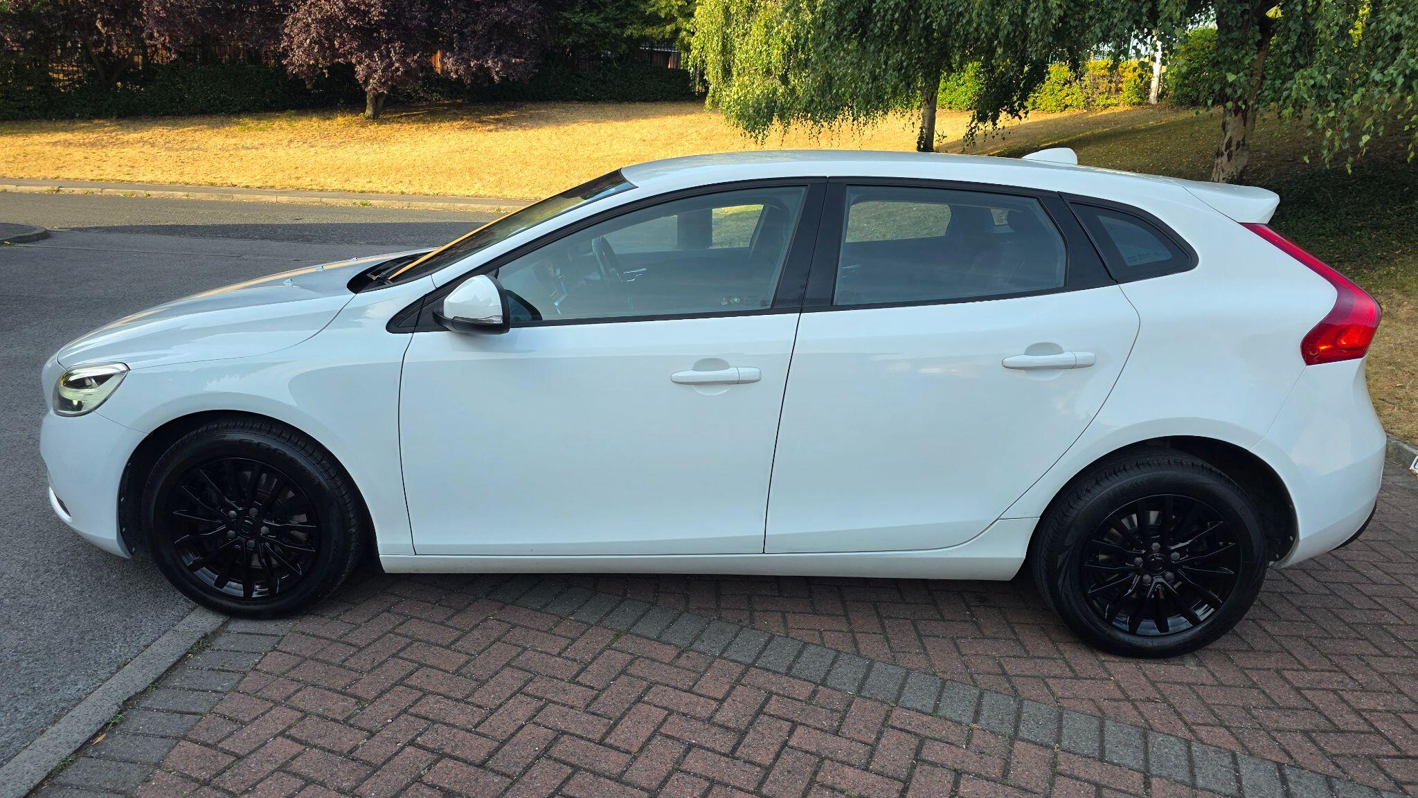 Volvo V40 - Image 19