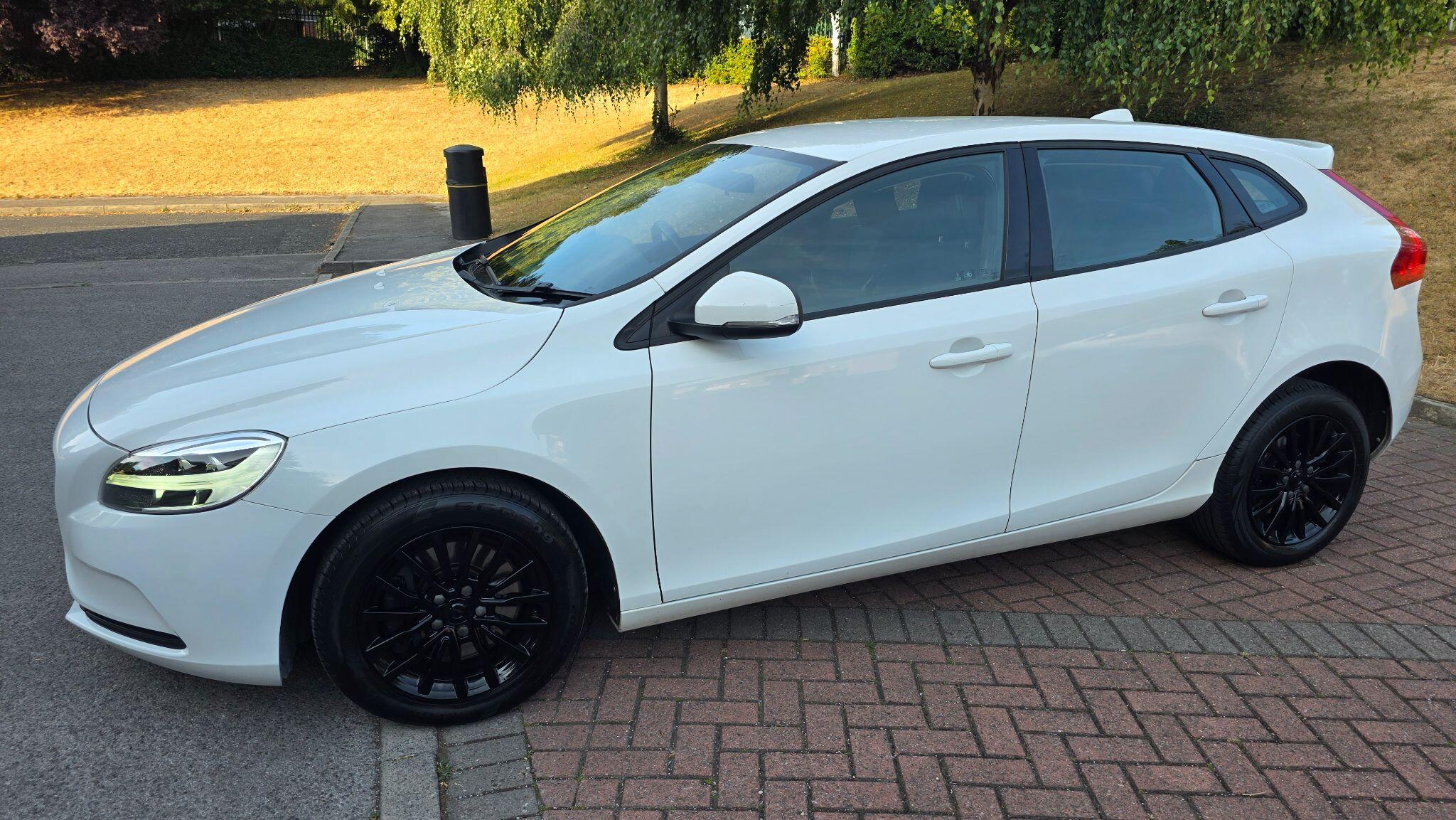 Volvo V40 - Image 20