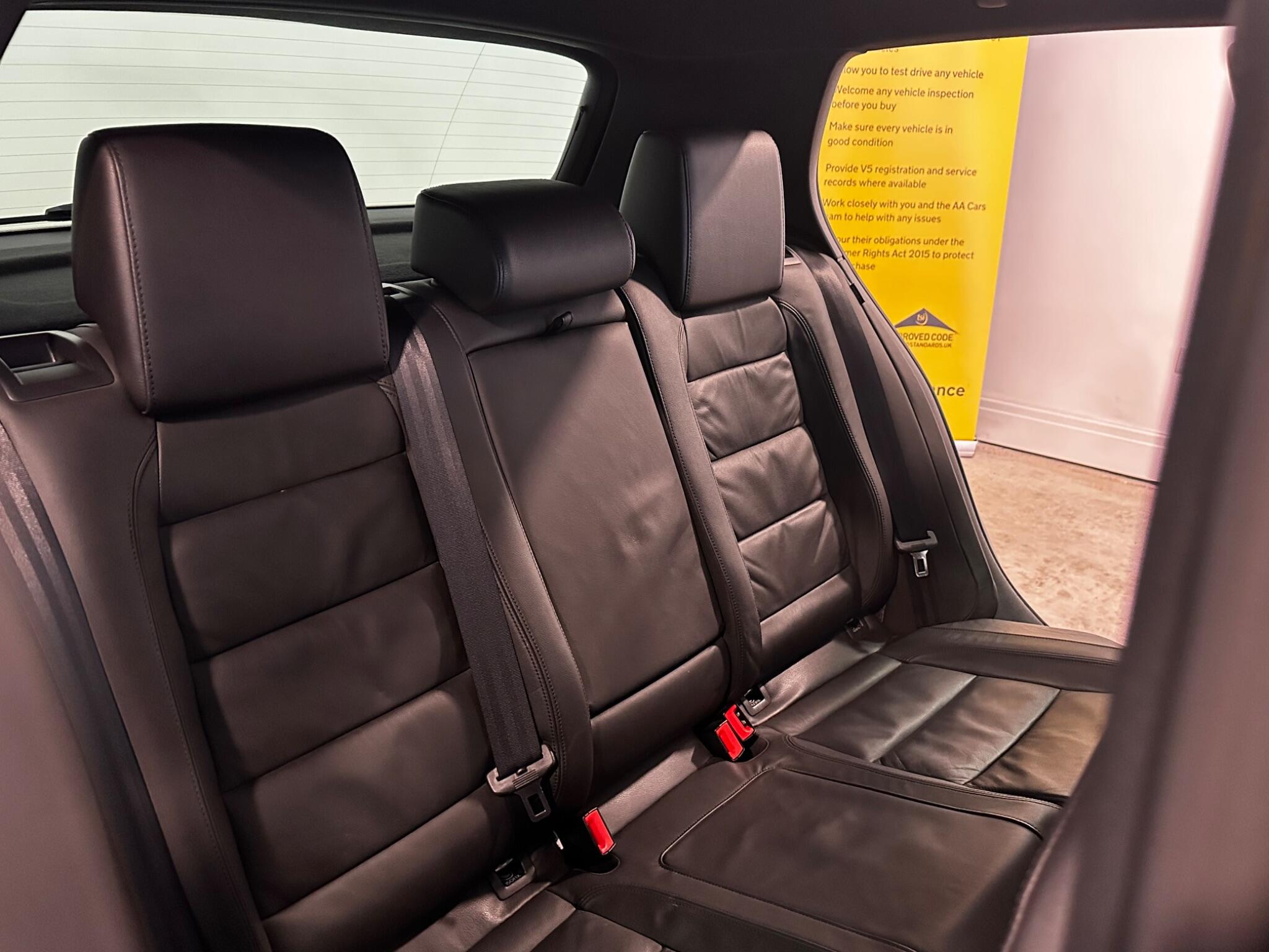 Volkswagen Golf - Image 20