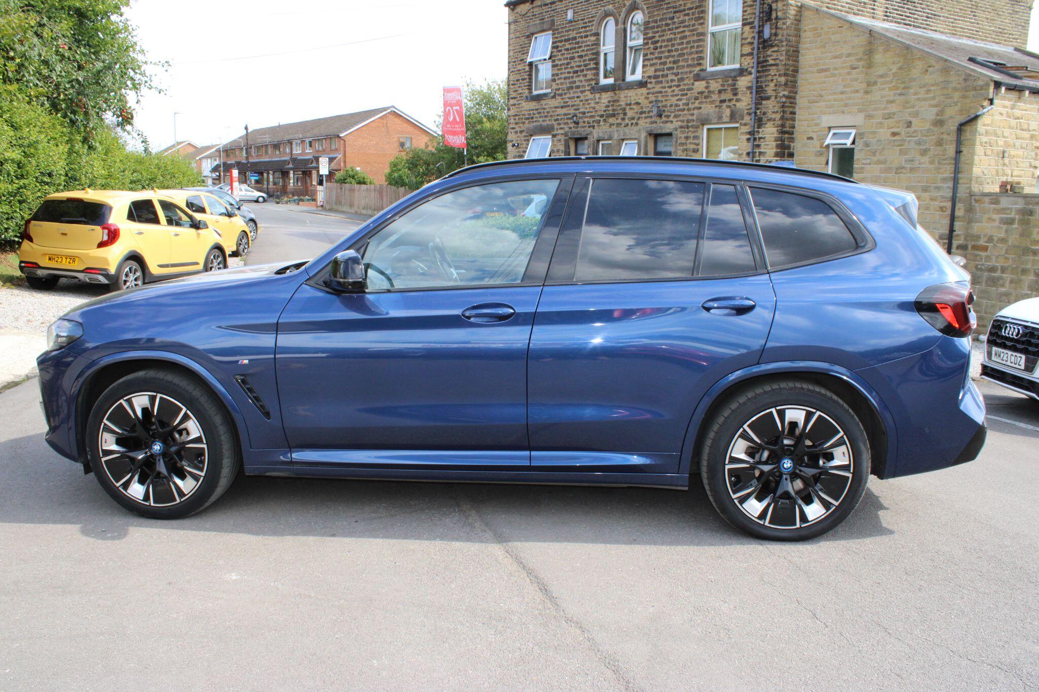 BMW iX3 - Image 5