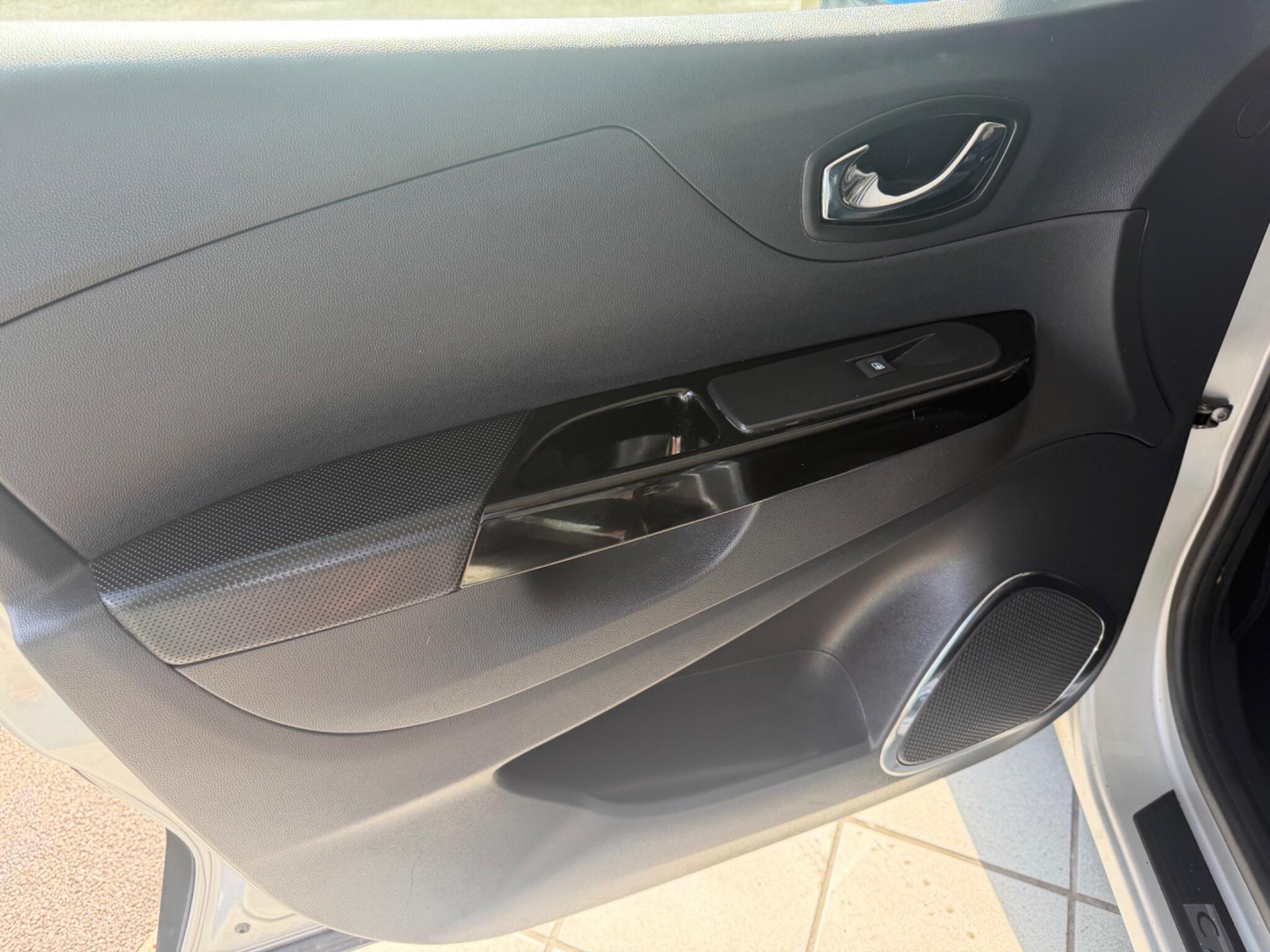 Renault Captur - Image 12