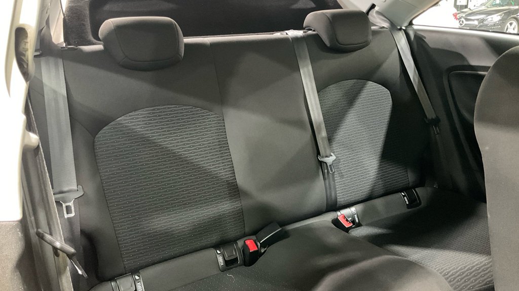 Vauxhall Corsa - Image 9