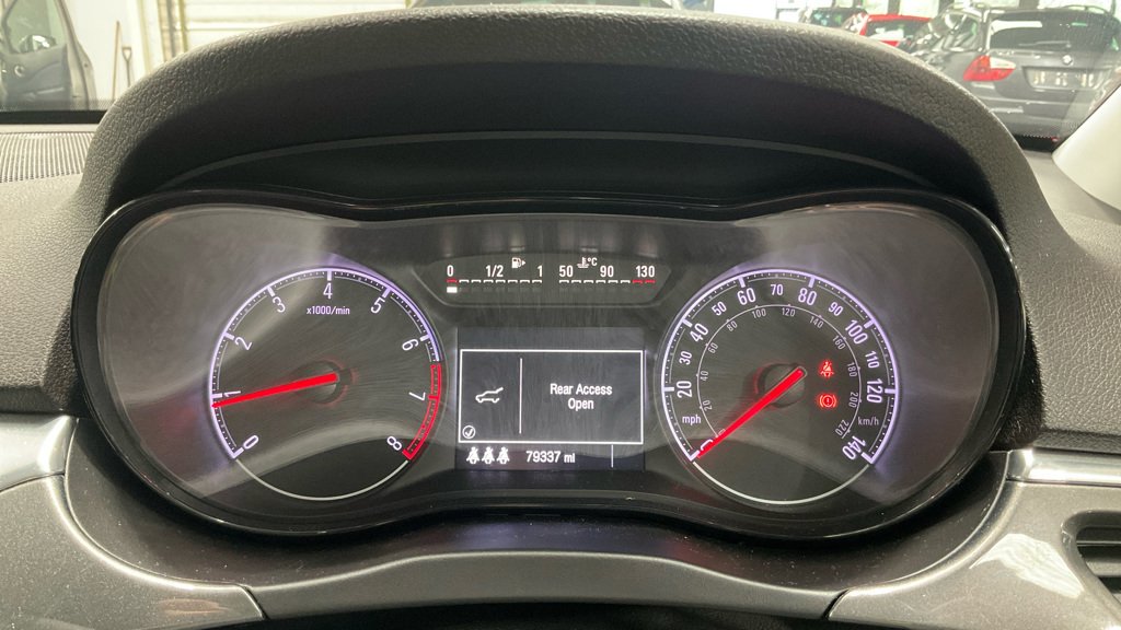Vauxhall Corsa - Image 13