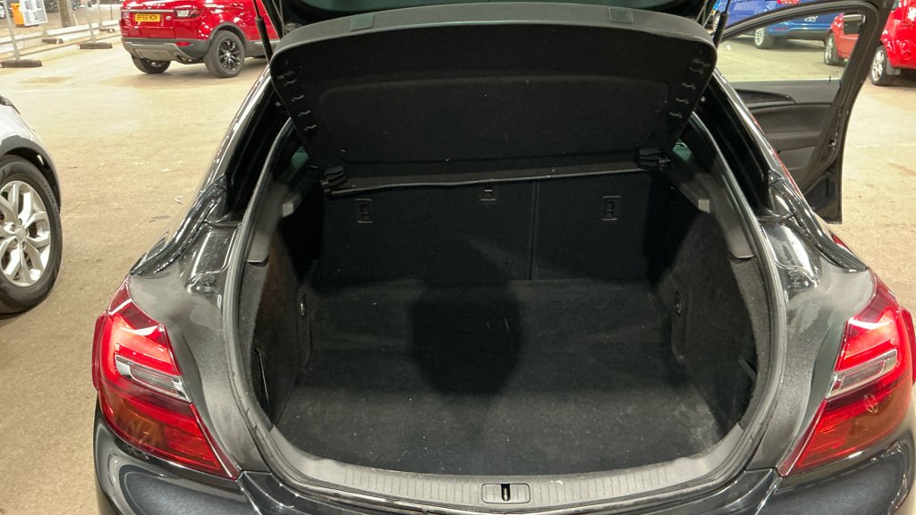 Vauxhall Insignia - Image 9