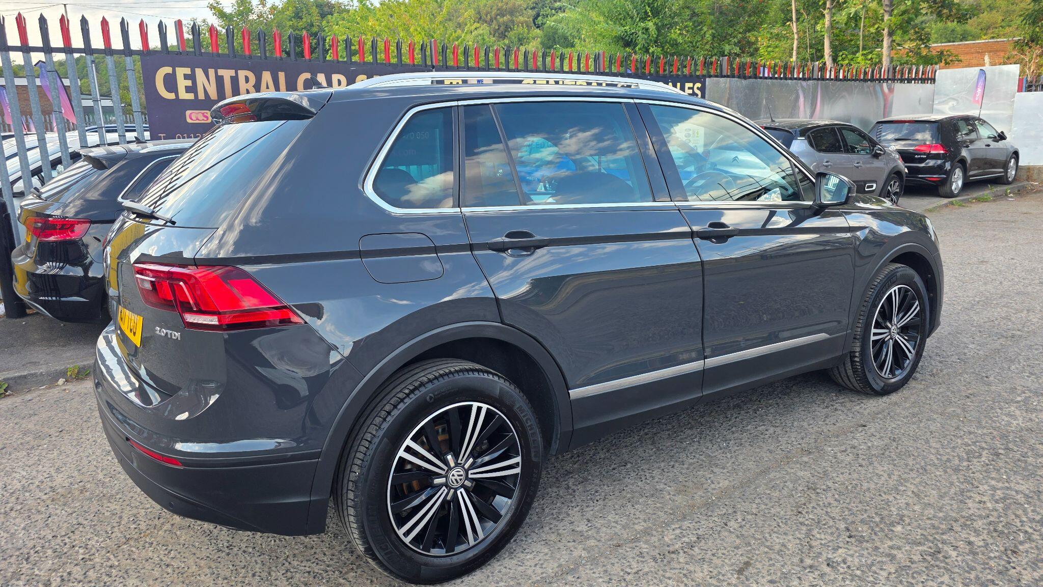 Volkswagen Tiguan - Image 10