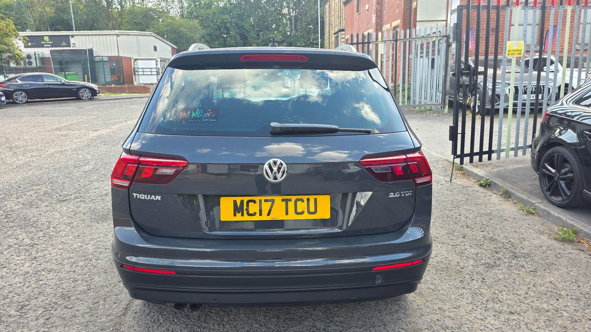 Volkswagen Tiguan - Image 11
