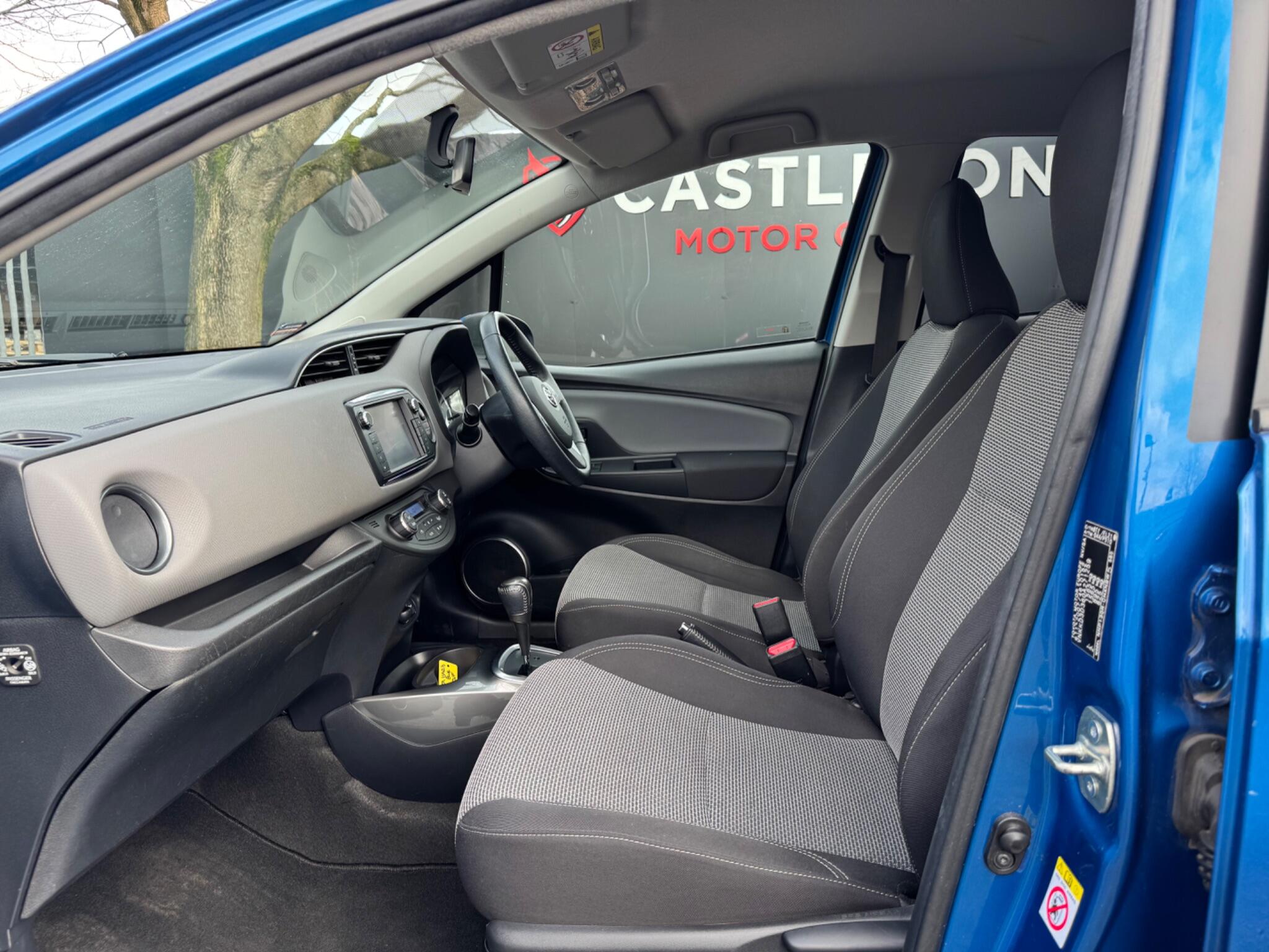 Toyota Yaris - Image 9