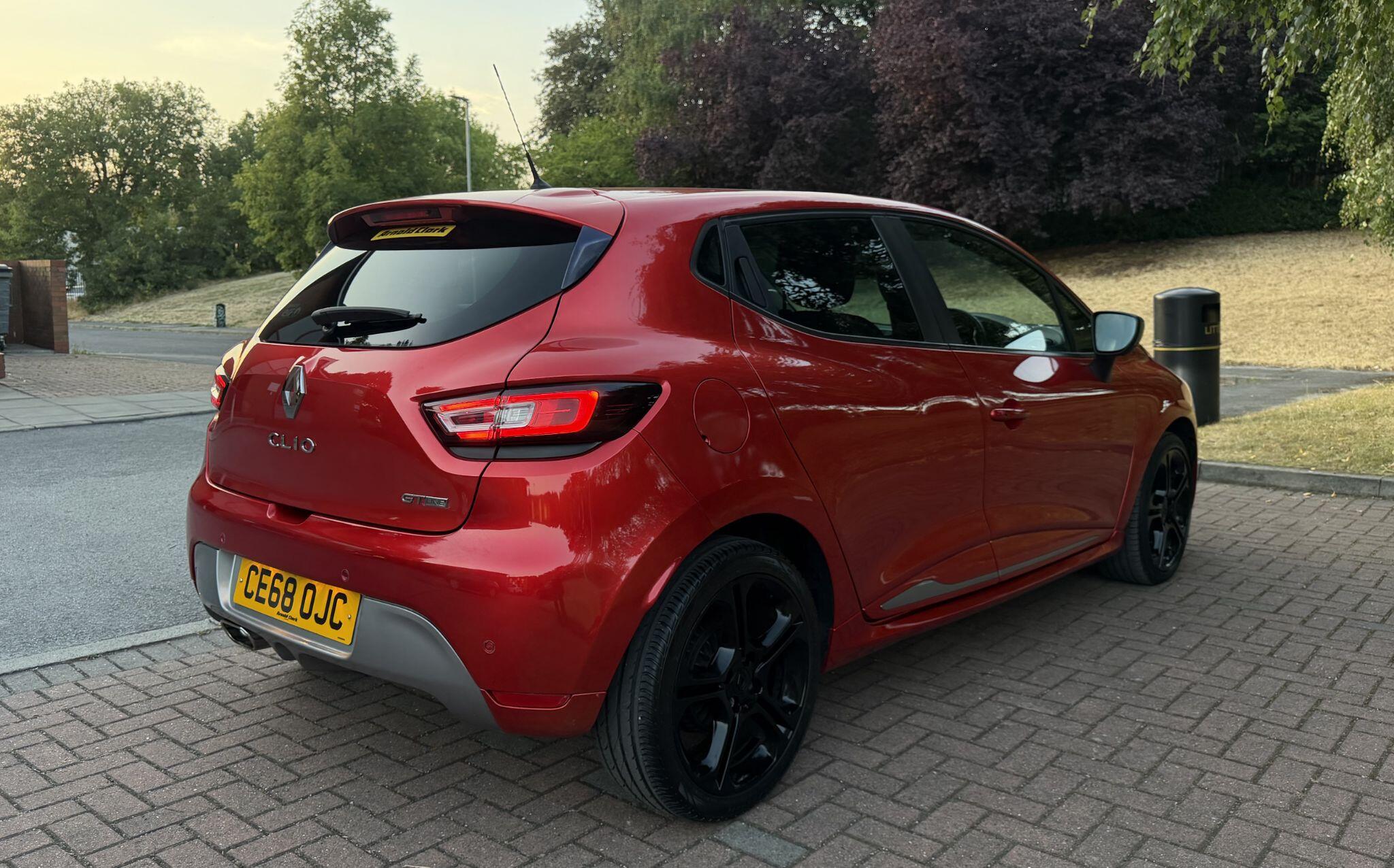 Renault Clio - Image 9