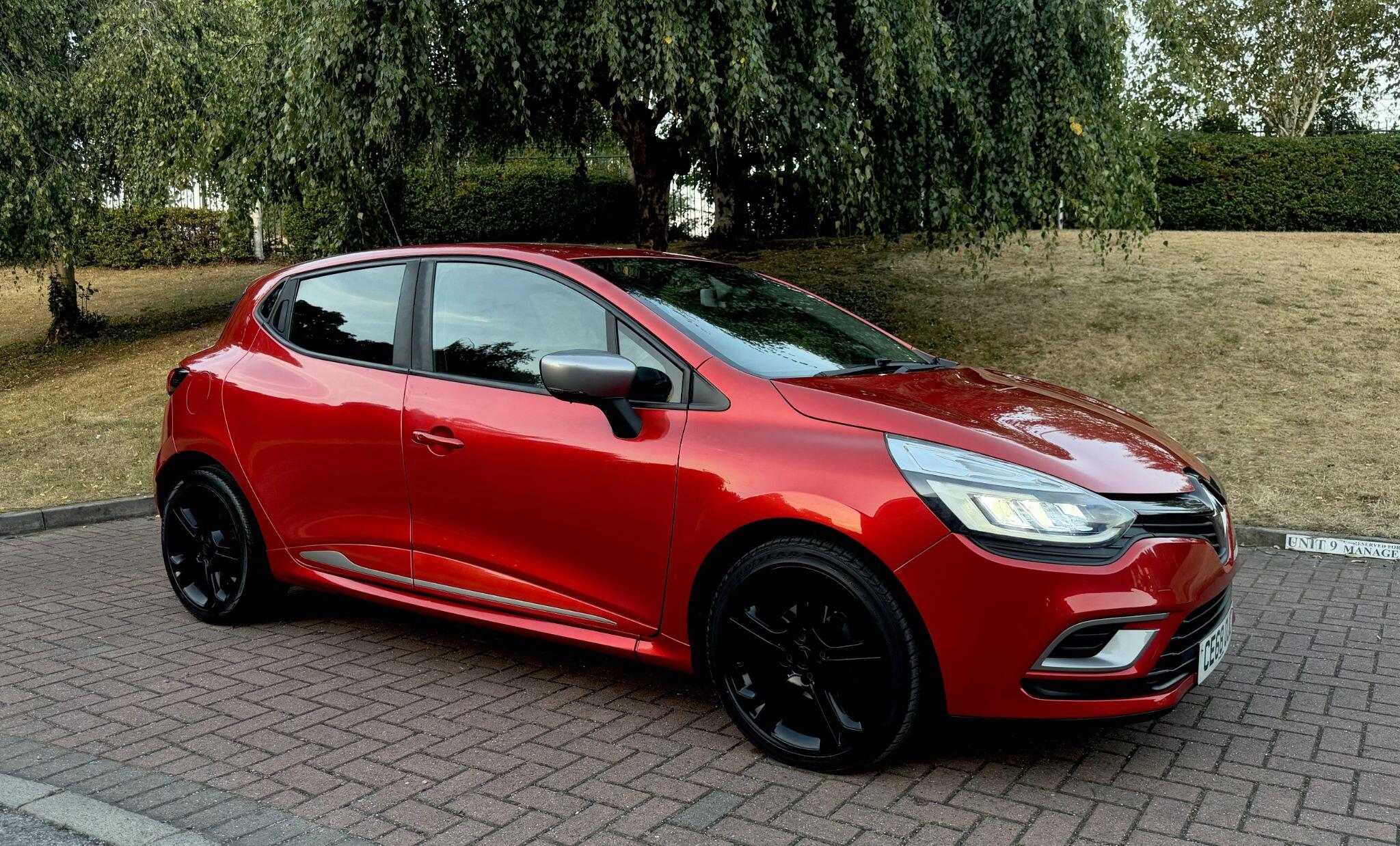 Renault Clio - Image 13