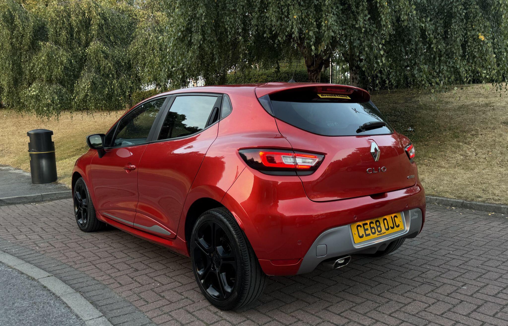 Renault Clio - Image 15