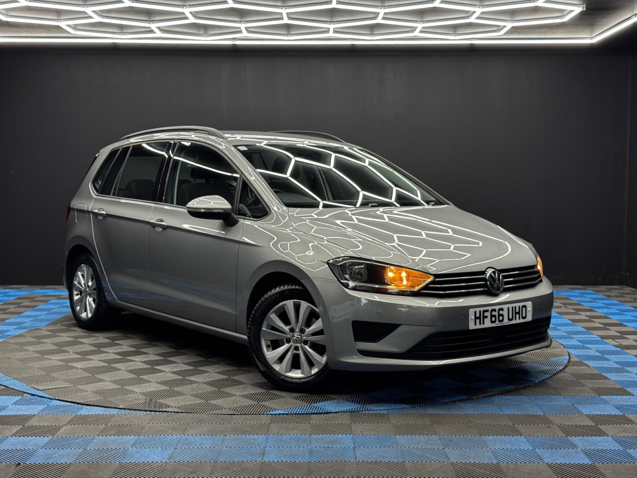Volkswagen GOLF SV