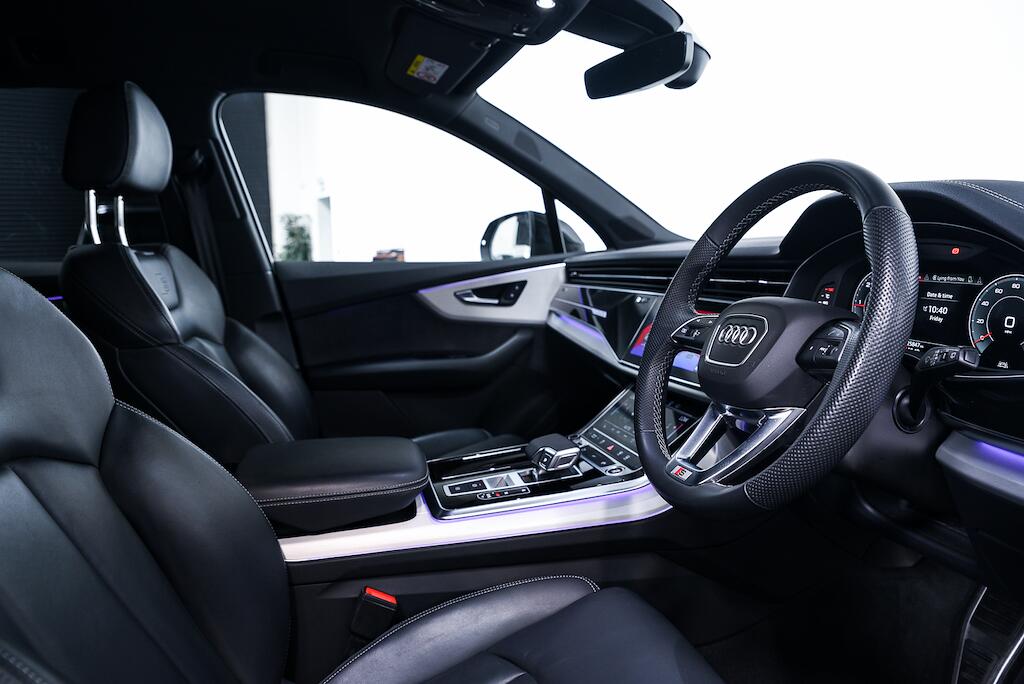 Audi Q7 - Image 10