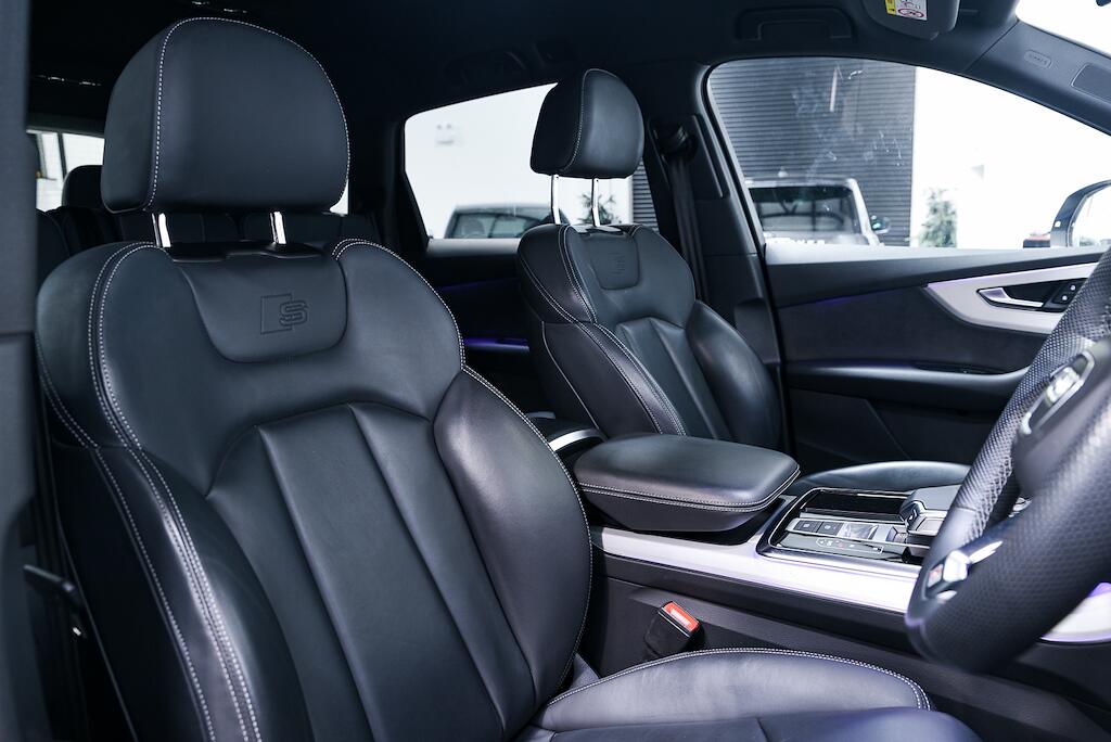 Audi Q7 - Image 11