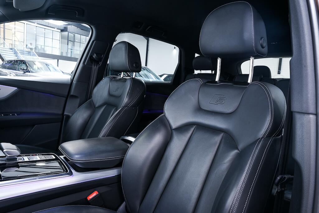 Audi Q7 - Image 13