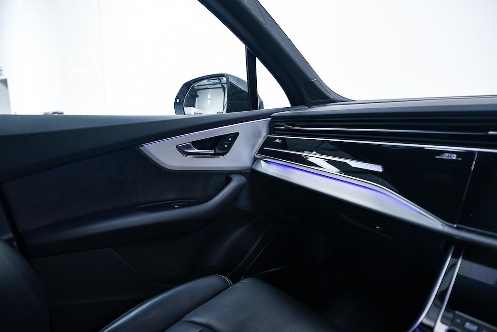 Audi Q7 - Image 17