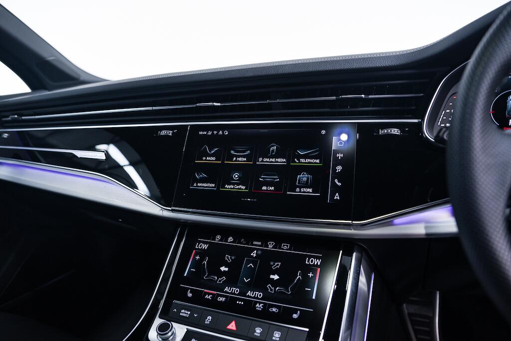Audi Q7 - Image 20