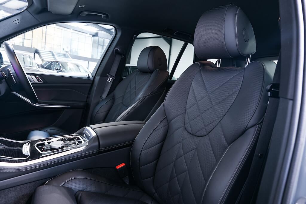 BMW X5 - Image 12
