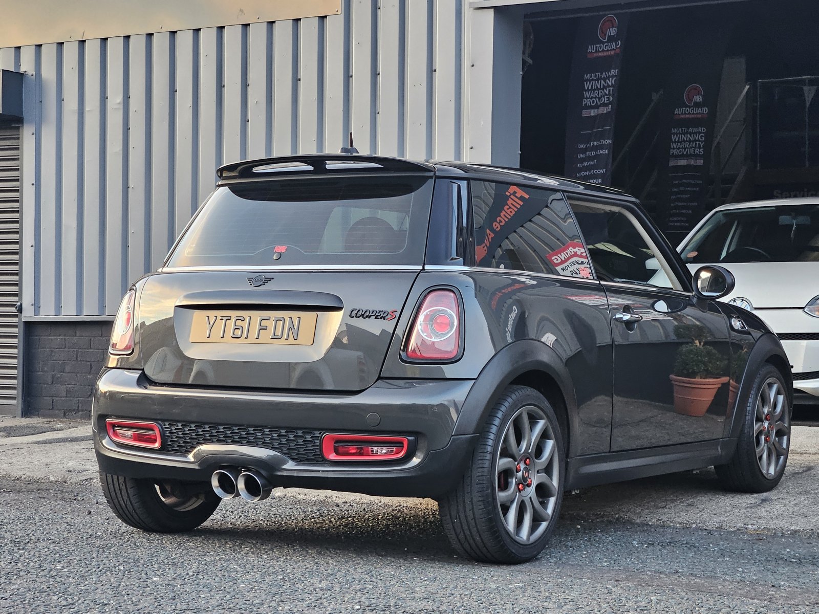 MINI Hatch - Image 6