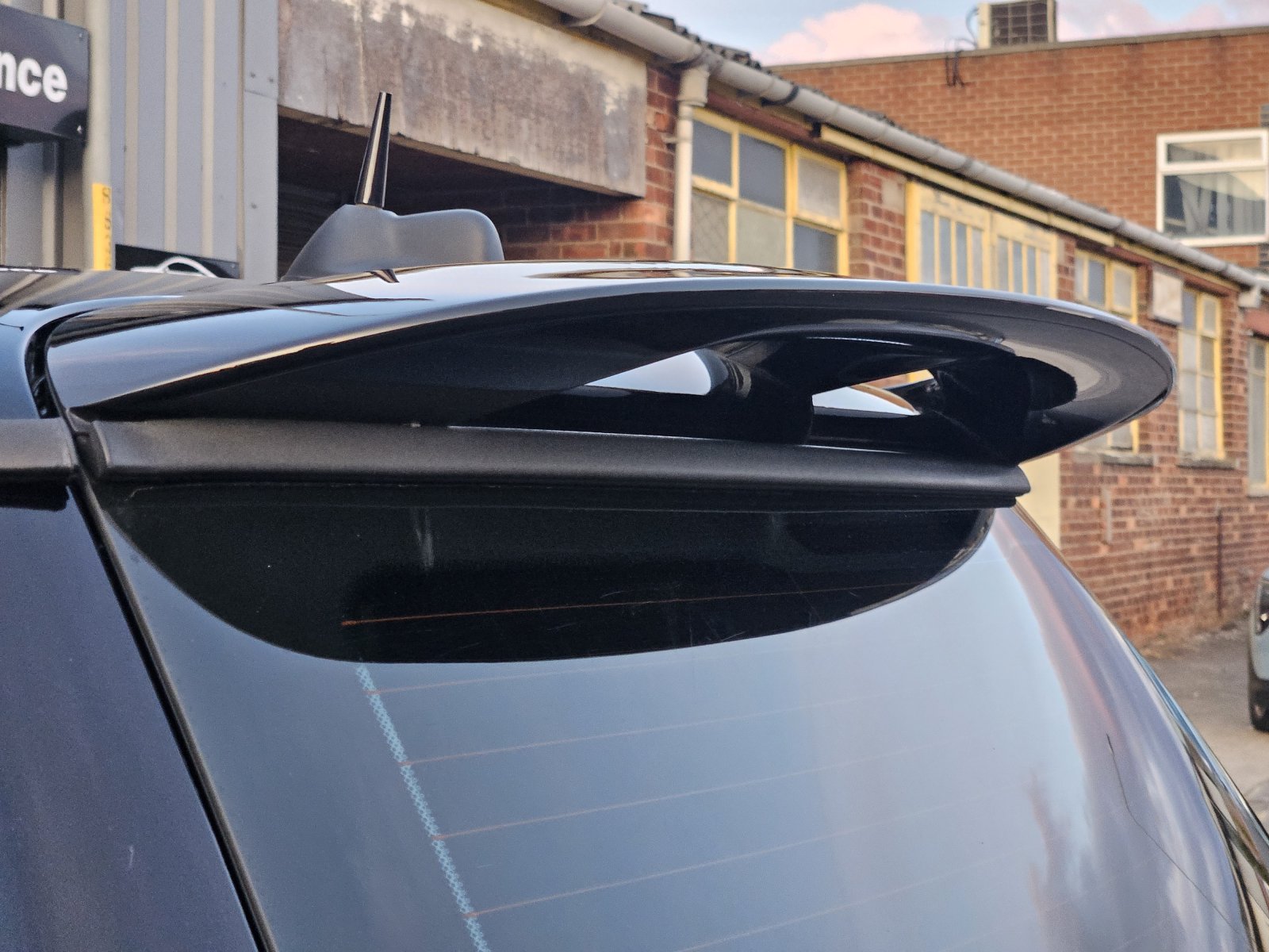 MINI Hatch - Image 17