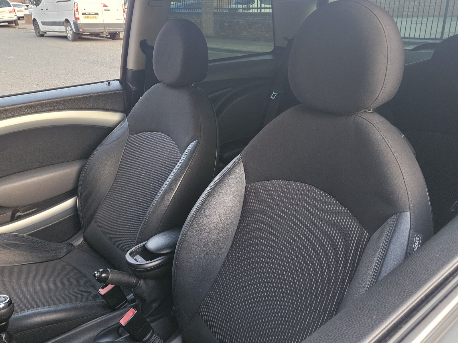 MINI Hatch - Image 19