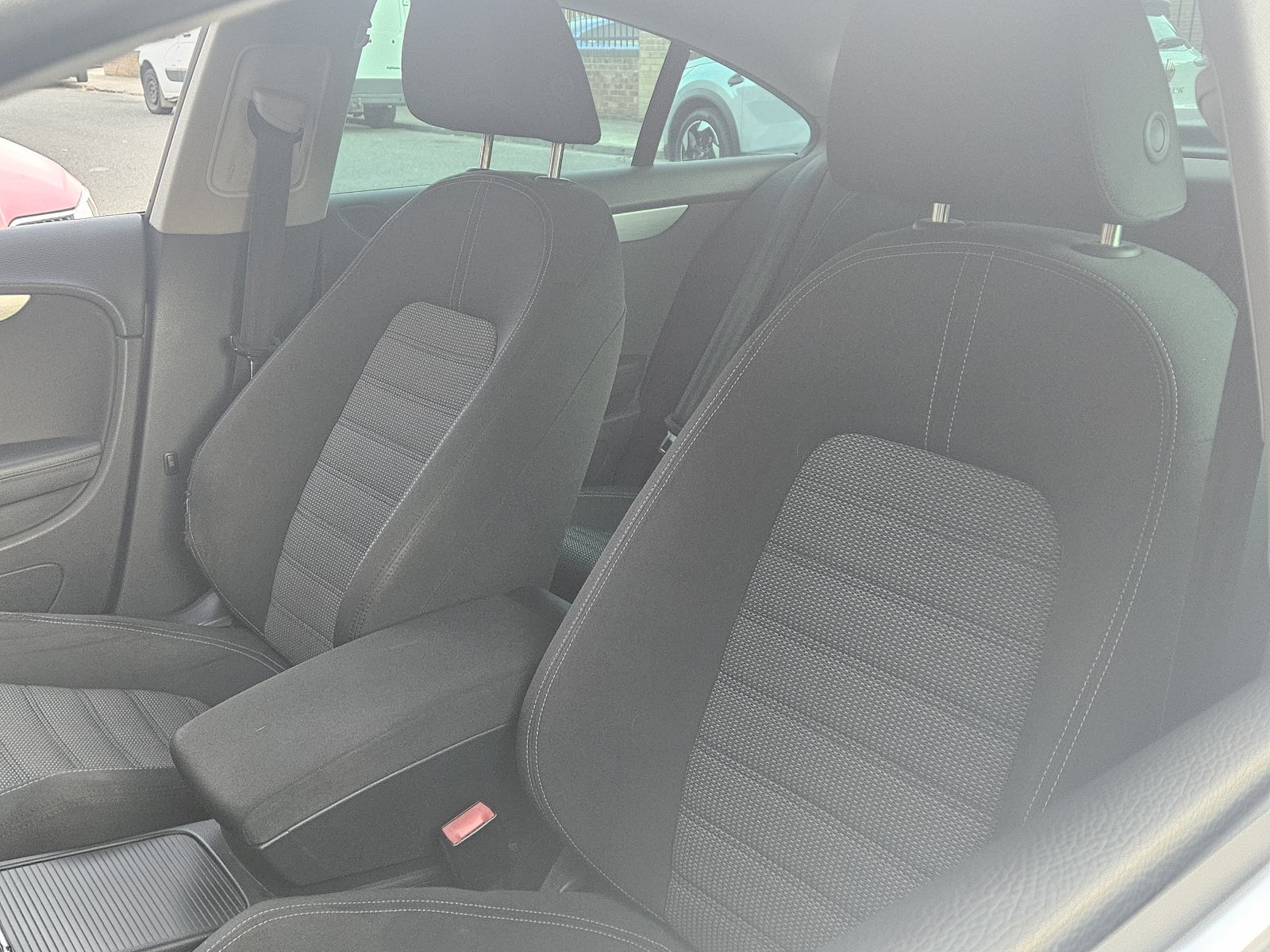 Volkswagen CC - Image 12