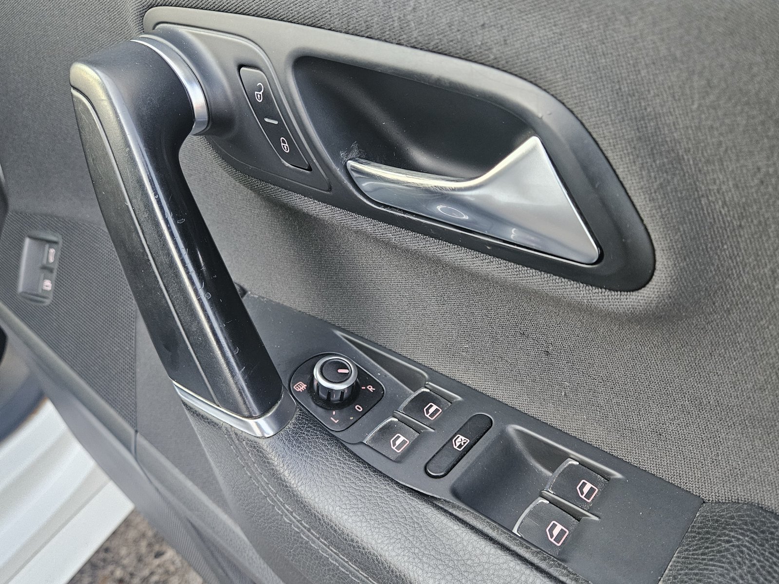 Volkswagen CC - Image 17