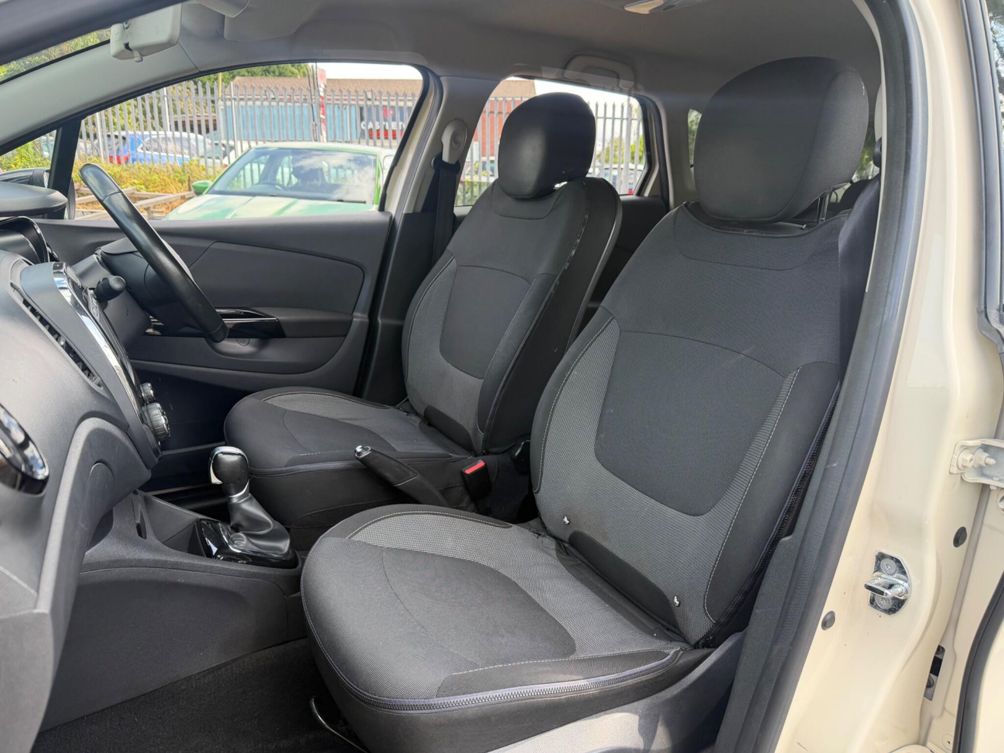 Renault Captur - Image 9
