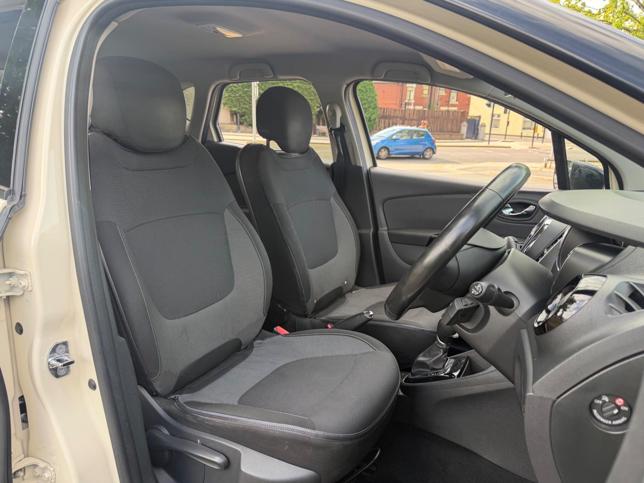 Renault Captur - Image 10