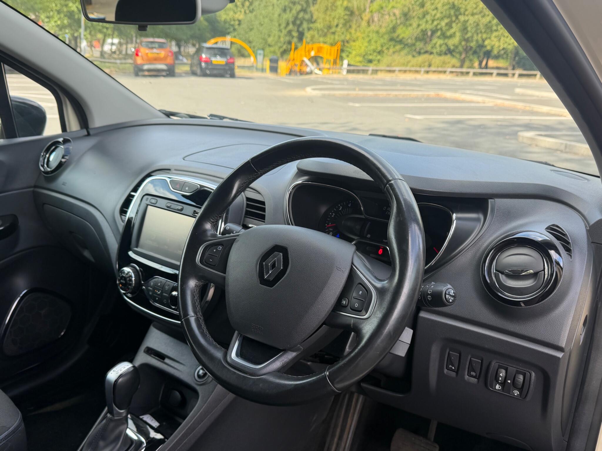 Renault Captur - Image 11