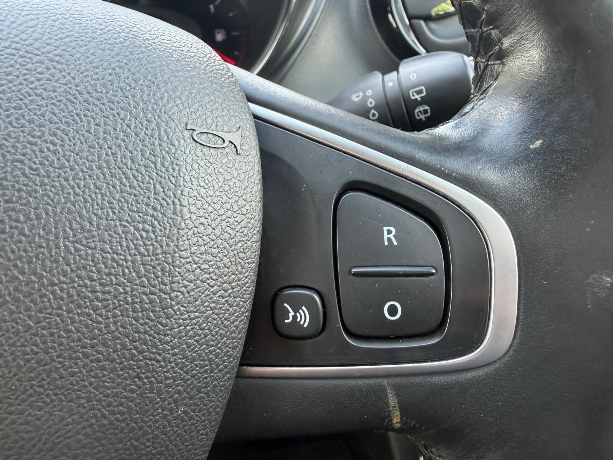 Renault Captur - Image 26