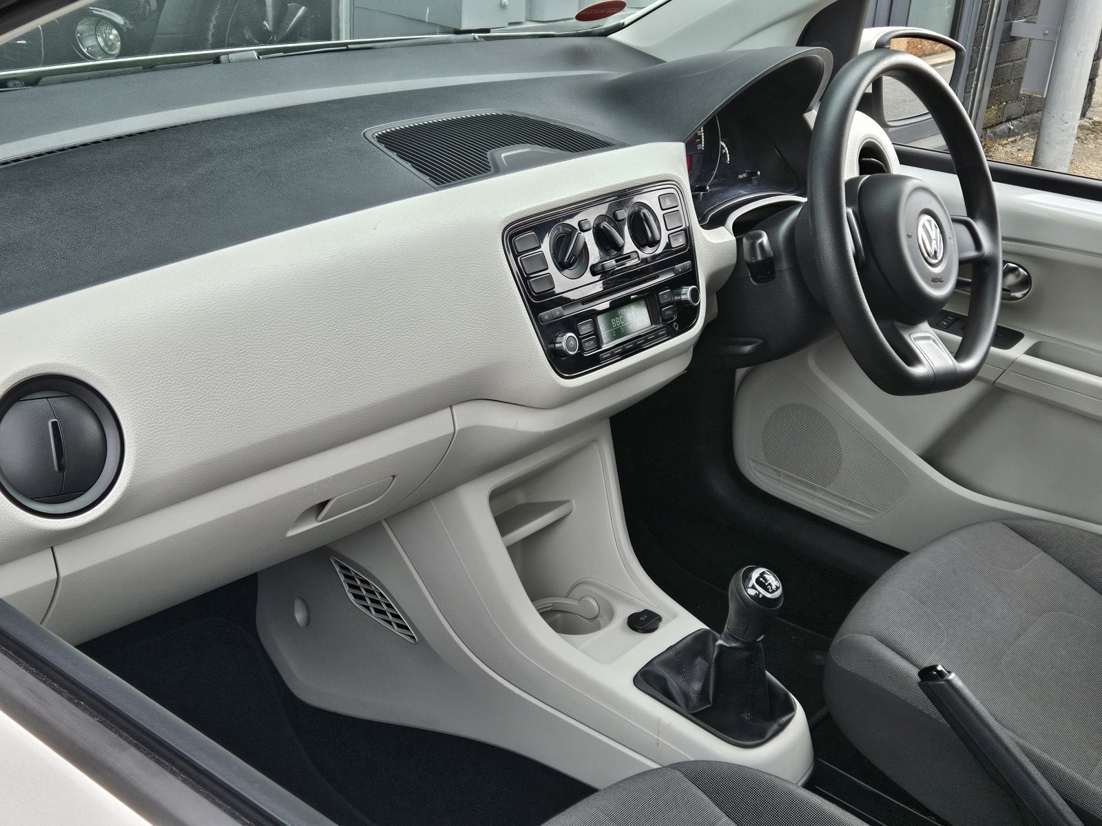 Volkswagen up! - Image 16