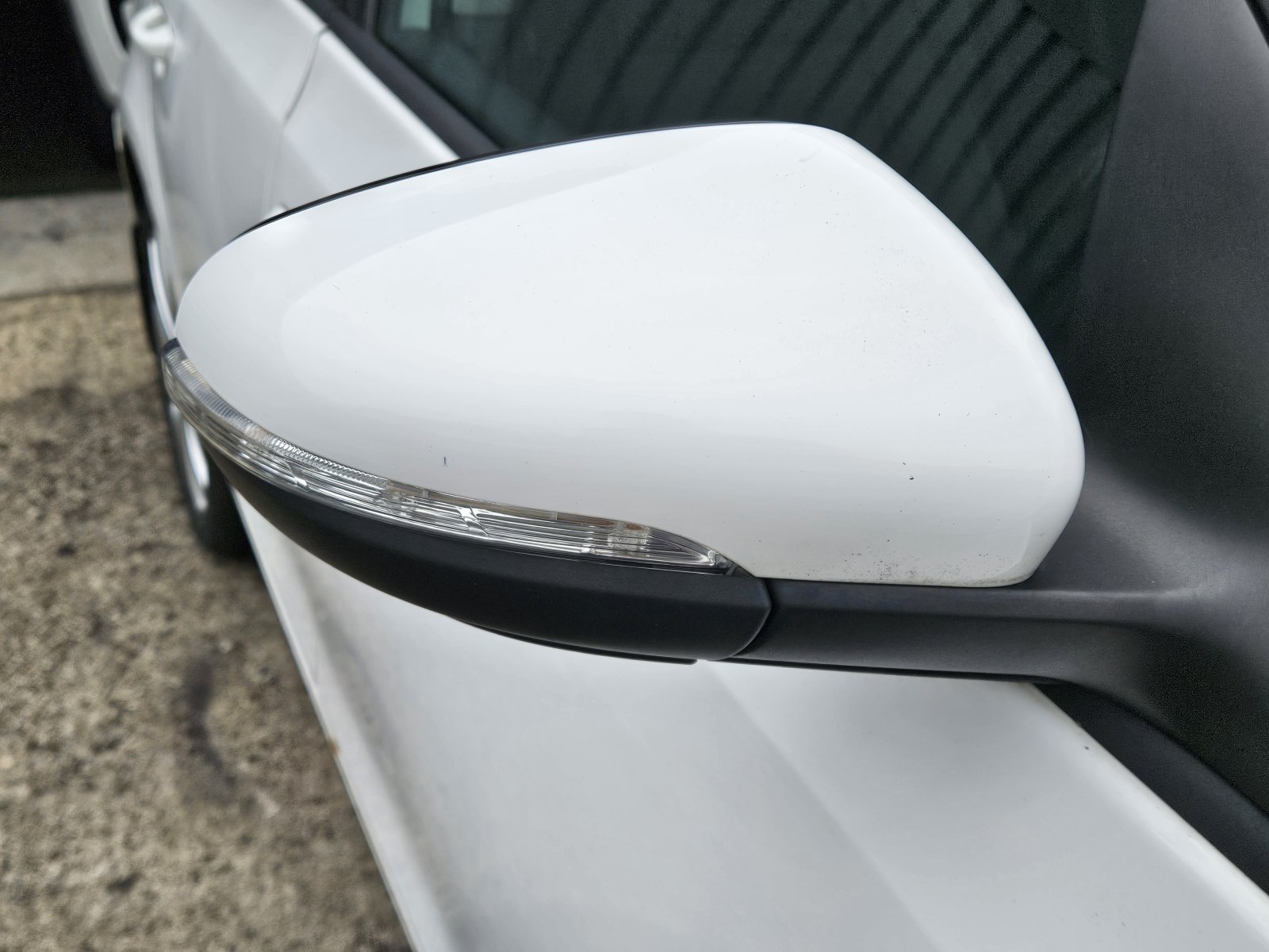 Volkswagen Golf - Image 12
