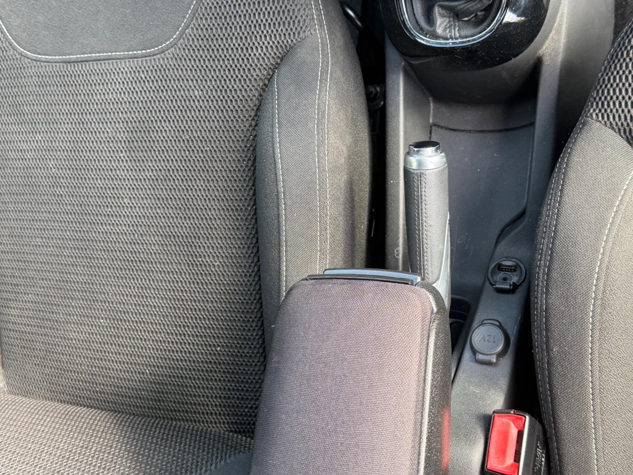 Citroen DS3 - Image 28