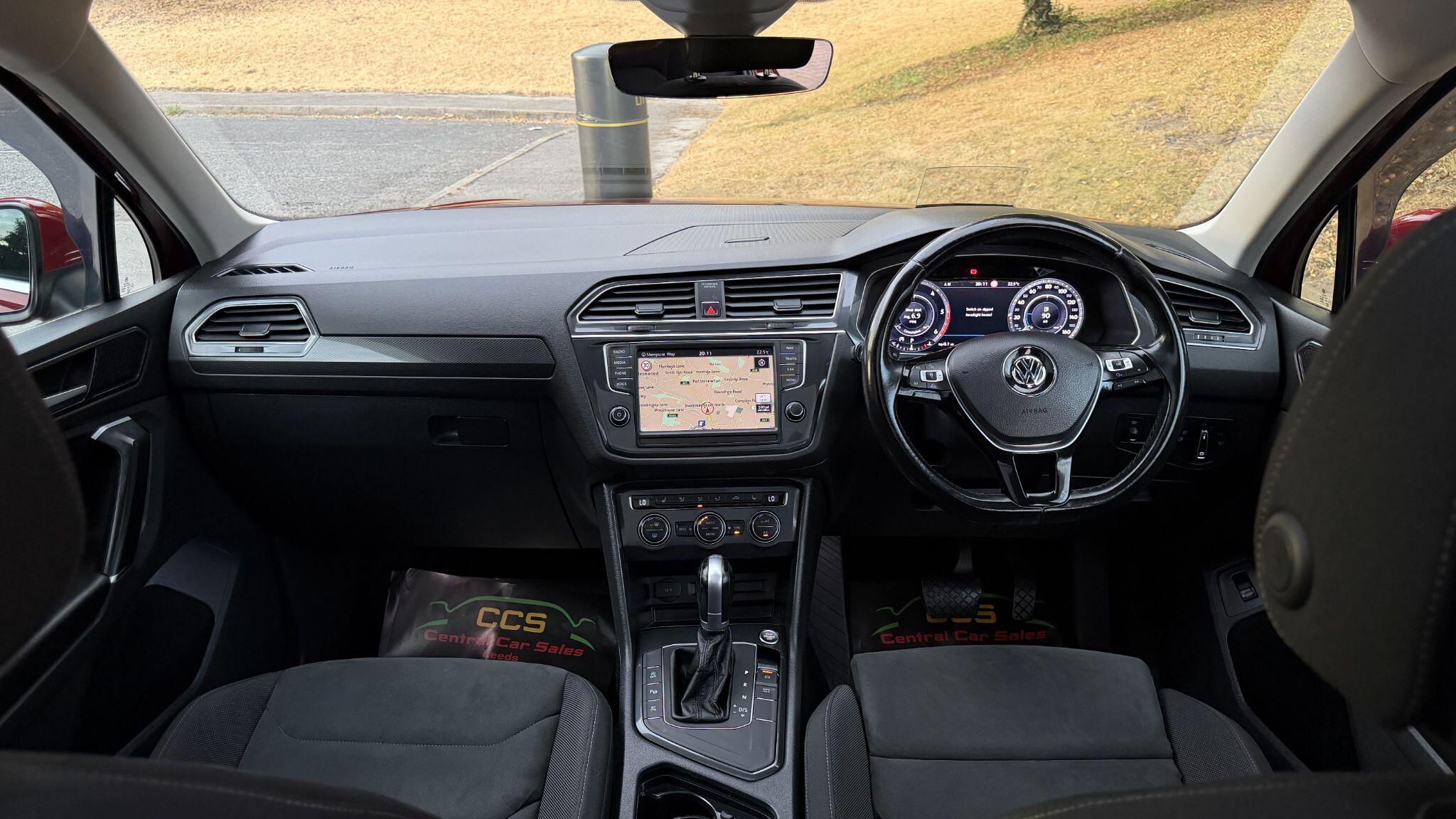 Volkswagen Tiguan - Image 13