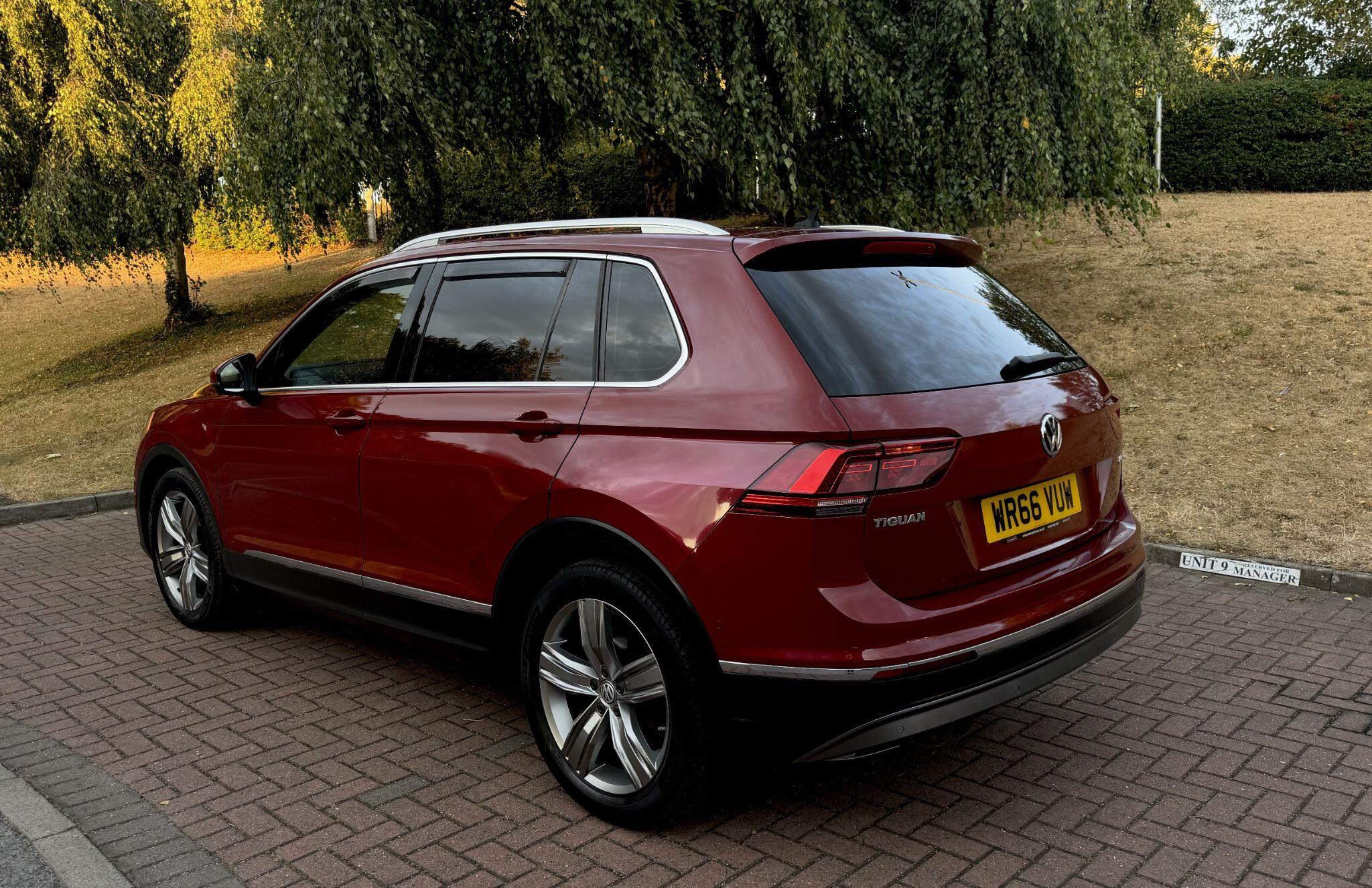Volkswagen Tiguan - Image 14