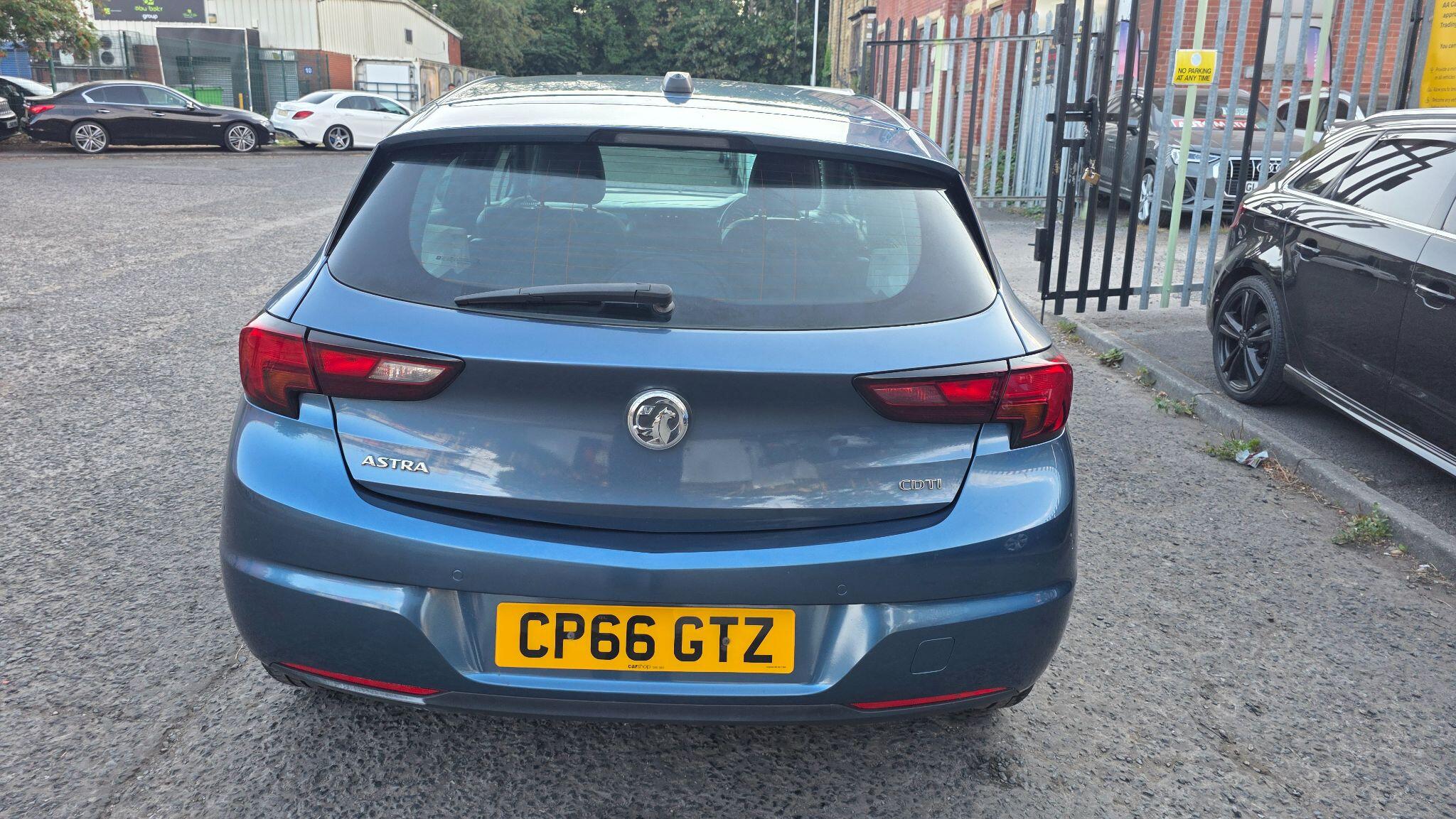 Vauxhall Astra - Image 9