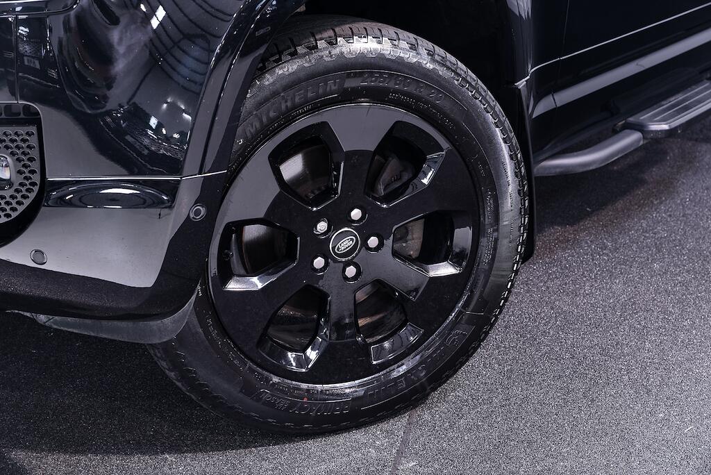 Land Rover Defender 90 - Image 5