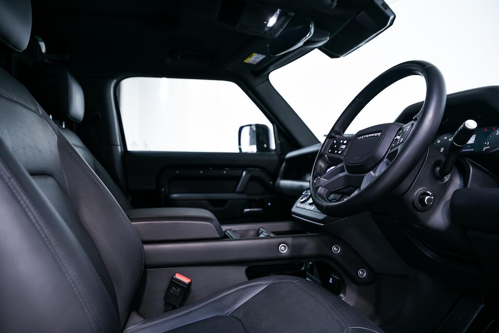 Land Rover Defender 90 - Image 10