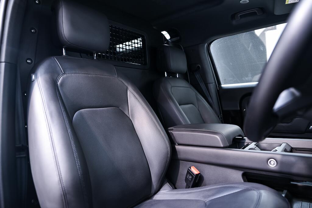 Land Rover Defender 90 - Image 11