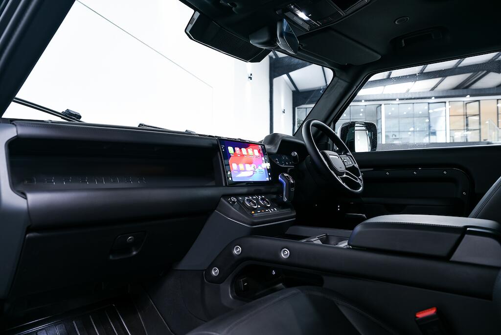 Land Rover Defender 90 - Image 12