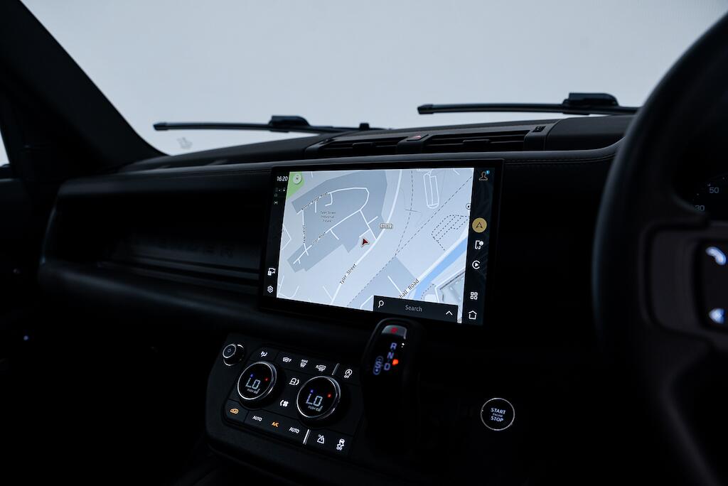 Land Rover Defender 90 - Image 17