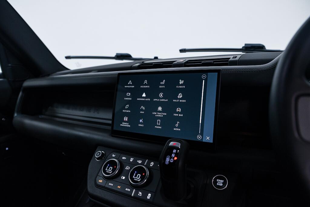 Land Rover Defender 90 - Image 18