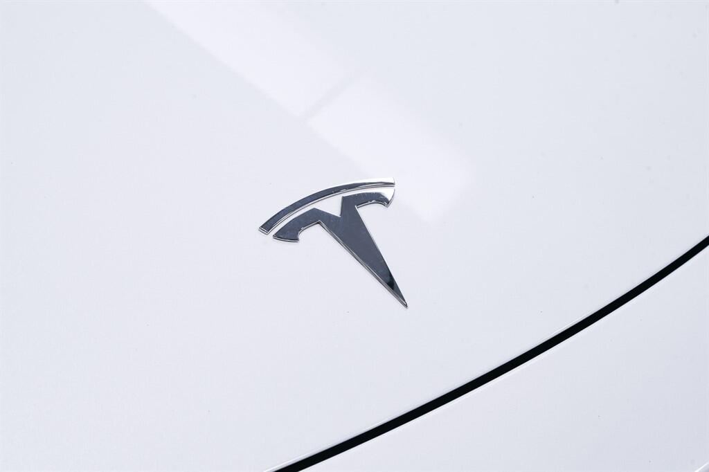 Tesla Model Y - Image 9